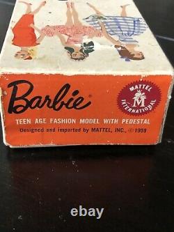 1959 MATTEL BARBIE DOLL ORIGINAL BOX STOCK NUMBER 850 Bubble Cut