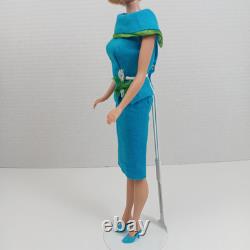 1962 Bubble Cut Ash Blonde Barbie Wearing 1965 Fashion Editor Original Outfit