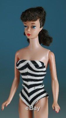 1962 Vintage Brunette Ponytail #4 Barbie doll model #850 plus Icebreaker outfit
