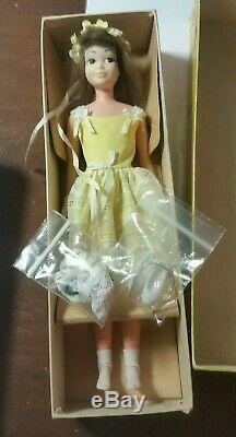 1964 Barbie Japanese Exclusive Skipper Dressed Box Brunette Flower Girl #1904