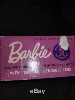 1964 Teenage Fashion American Girl Barbie with'lifelike' bendable legs #1070