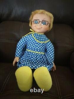 1967 Mattel Family Affair Talking Mrs Beasley Doll Glasses Apron Bib Works READ