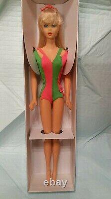 1968 BEAUTIFUL Blonde Standard Barbie #1190 Straight Leg