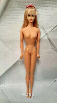 1968 BEAUTIFUL Blonde Standard Barbie #1190 Straight Leg