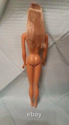 1968 BEAUTIFUL Blonde Standard Barbie #1190 Straight Leg