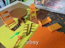 1970s Mattel The Sunshine Family Home Foldable Vinyl House Dolls Accessories Vtg