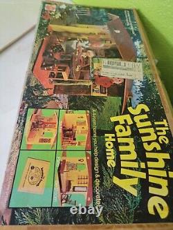 1970s Mattel The Sunshine Family Home Foldable Vinyl House Dolls Accessories Vtg