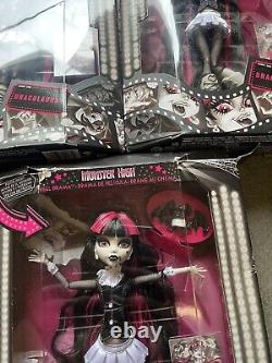 1x Monster High Doll Draculaura Reel Drama Doll RANDOM DAMAGED BOX READ