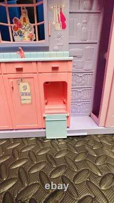 2005 Barbie City Pretty Townhouse Playset 2-Story Folding House Mattel Rare VTG
