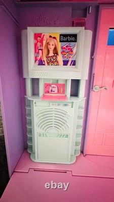 2005 Barbie City Pretty Townhouse Playset 2-Story Folding House Mattel Rare VTG