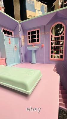2005 Barbie City Pretty Townhouse Playset 2-Story Folding House Mattel Rare VTG