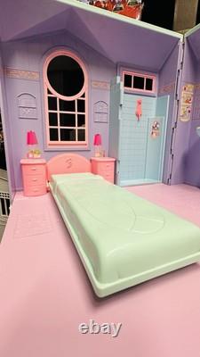 2005 Barbie City Pretty Townhouse Playset 2-Story Folding House Mattel Rare VTG