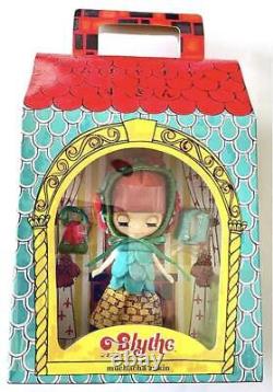 2010 Cwclimited Petite Blythe Muchacha Hood