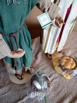 Ashton-Drake doll Miracles of Jesus Multiplying the loaves 19 tall 2 Jesus