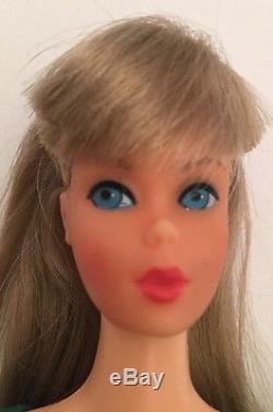 BEAUTIFUL Vintage Mod Ash Blonde Straight Leg Standard Barbie Doll 1190 Sheath