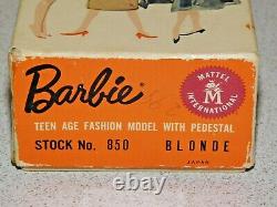 Barbie VINTAGE Blonde #4 PONYTAIL BARBIE Doll withBox