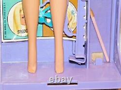 Barbie VINTAGE Blonde COLOR MAGIC Bend Leg BARBIE Doll withBOX
