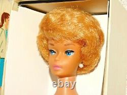 Barbie VINTAGE White Ginger 1961 BUBBLECUT BARBIE Doll withLight Hair & Box