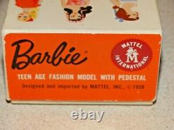 Barbie VINTAGE White Ginger 1961 BUBBLECUT BARBIE Doll withLight Hair & Box