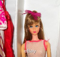 Beautiful Vintage Blonde TNT Barbie withTrunk & Clothes & Accessories
