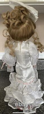 Beautiful Vintage Porcelain Doll Set Of 4