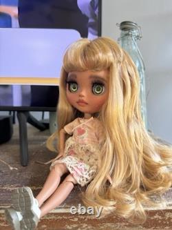 Blythe Fashion Doll Blonde Hair Pink Heart Lace Dress White Shoes Freckles