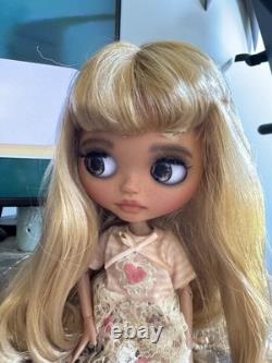 Blythe Fashion Doll Blonde Hair Pink Heart Lace Dress White Shoes Freckles