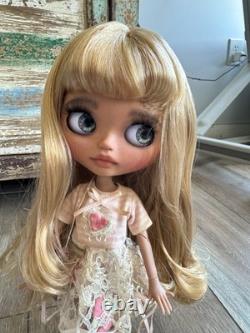 Blythe Fashion Doll Blonde Hair Pink Heart Lace Dress White Shoes Freckles
