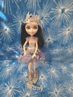Ever After High Fairest On Ice Duchess Swan rare