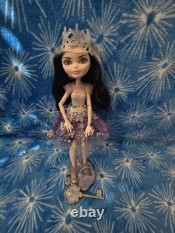Ever After High Fairest On Ice Duchess Swan rare