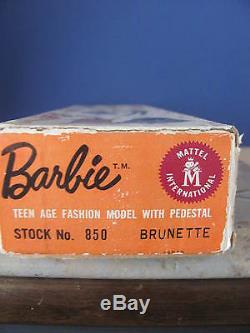 Fabulous Vintage BRUNETTE # 1 PONYTAIL Barbie Factory Blush. TM Box