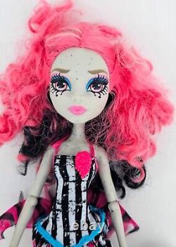 Freak Du Chic Monster High Dolls Circus Rochelle Goyle Honey Swamp VERY RARE