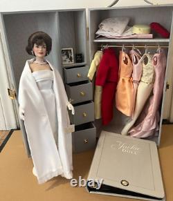 Jackie Kennedy Franklin Mint Doll & Wardrobe Trunk With 7 Outfits & Accessories
