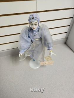 Kingstate The Doll Crafter charming pearl doll with stand