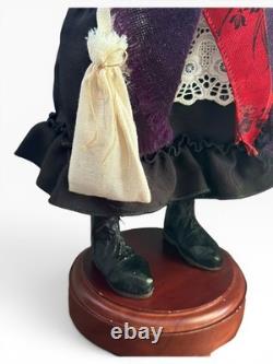 La Befana Good Italian Christmas Witch Figure by Rosemary Volpi Richard Simmons