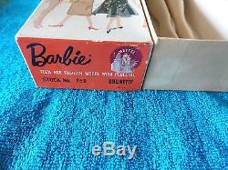Lovely Vintage #850 BRUNETTE PONYTAIL #3 BARBIE BOX Stand Heels All Original