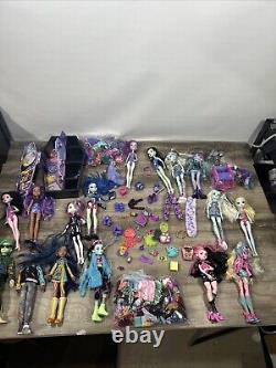 Monster High 16 Doll HUGE LOT Tons Of Outfits Accessories Shoes Older Rare Ones