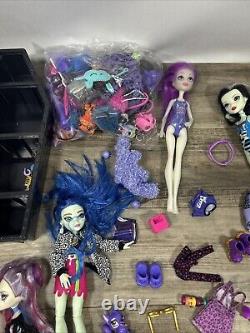 Monster High 16 Doll HUGE LOT Tons Of Outfits Accessories Shoes Older Rare Ones