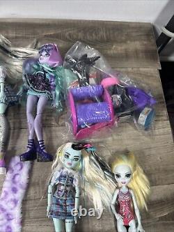 Monster High 16 Doll HUGE LOT Tons Of Outfits Accessories Shoes Older Rare Ones