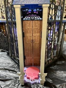 Monster High Deluxe High School Playset 2015 Doll House Castle Deadluxe Withextras