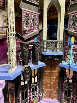 Monster High Deluxe High School Playset 2015 Doll House Castle Deadluxe Withextras