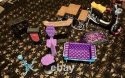 Monster High Deluxe High School Playset 2015 Doll House Castle Deadluxe Withextras