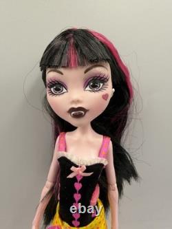 Monster High Gloom Beach Draculaura Excellent Condition Complete With Accessories