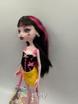 Monster High Gloom Beach Draculaura Excellent Condition Complete With Accessories