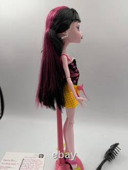 Monster High Gloom Beach Draculaura Excellent Condition Complete With Accessories