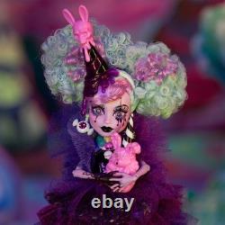 Monster High Twyla Sweet Screams Doll SDCC Exclusive with the Comic-Con Extras