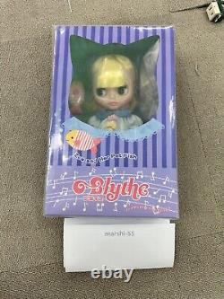 Neo Blythe Doll, Zoe and Her Pet Fish Good Smile Company Fashion Doll From Japan