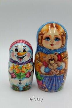 Nesting doll, matryoshka Santa Claus with friends and gifts 8.4tall, 7 in 1
