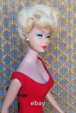 Rare Vintage Blonde EUROPEAN SIDE PART BARBIE American Girl face Gorgeus