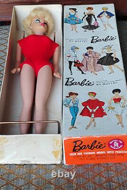 Rare Vintage Blonde EUROPEAN SIDE PART BARBIE American Girl face Gorgeus